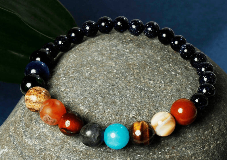 Bratara Galaxy -- pace cu Universul