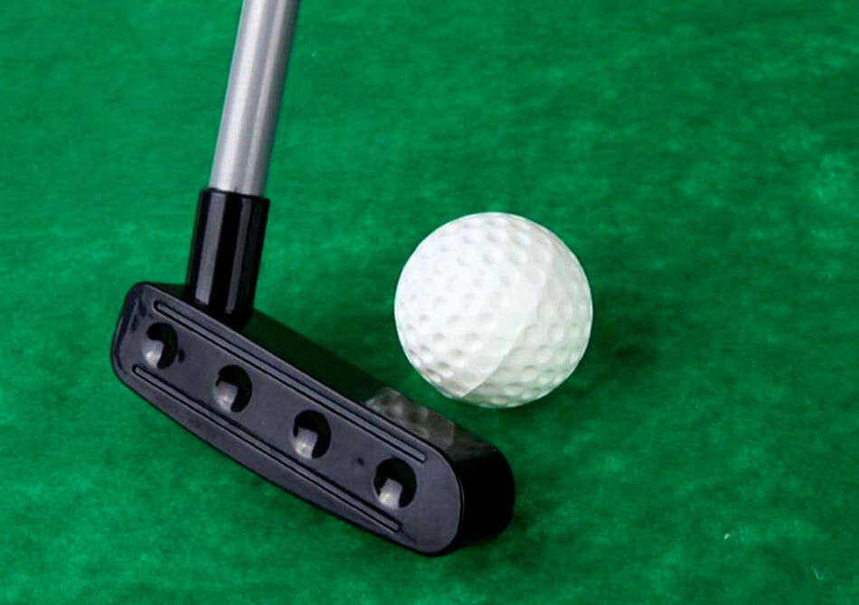Golf de pe "Tron"