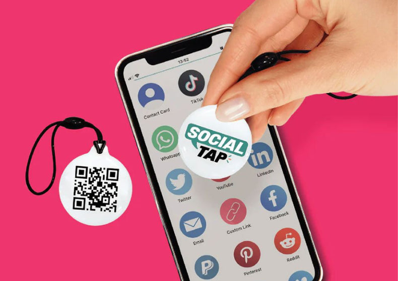 Social Tap - Card alb