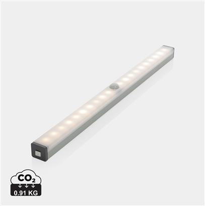 Lumina LED cu senzor de miscare