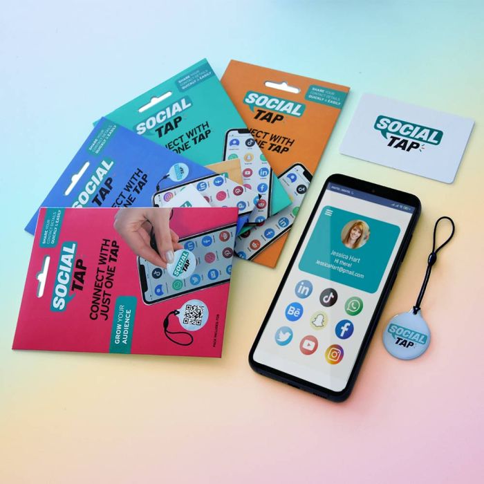 Social Tap - Card alb