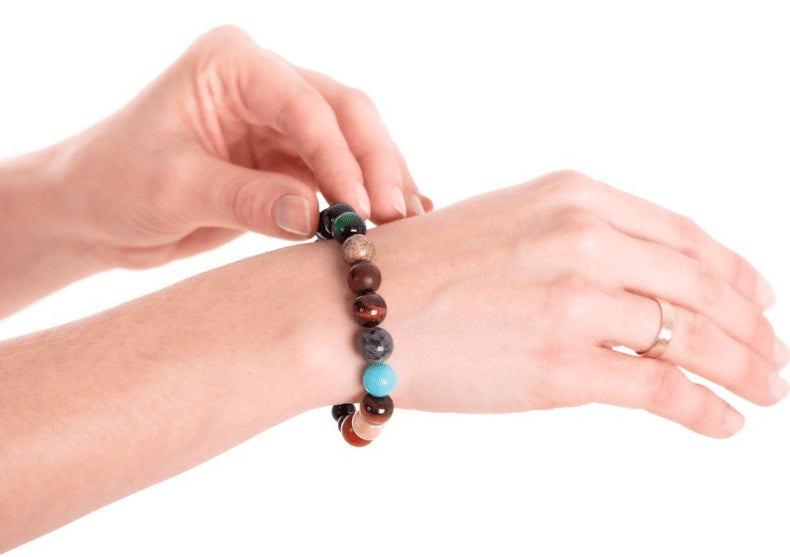 Bratara Galaxy -- pace cu Universul