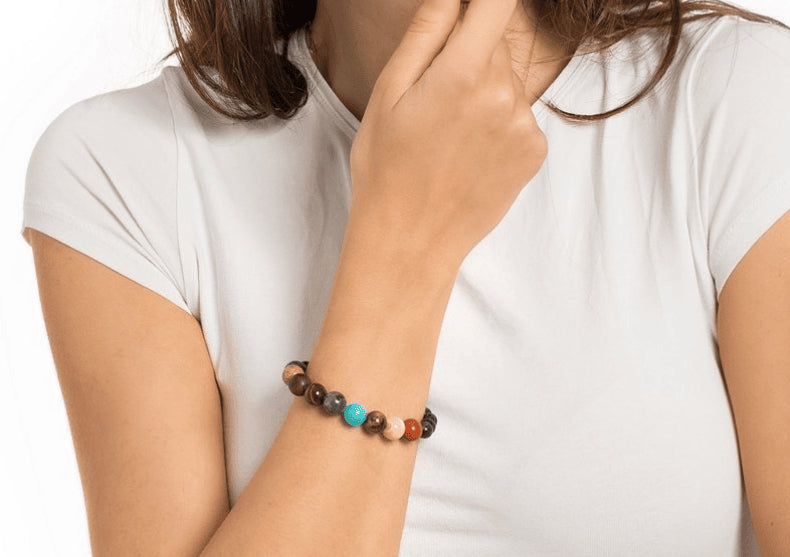 Bratara Galaxy -- pace cu Universul