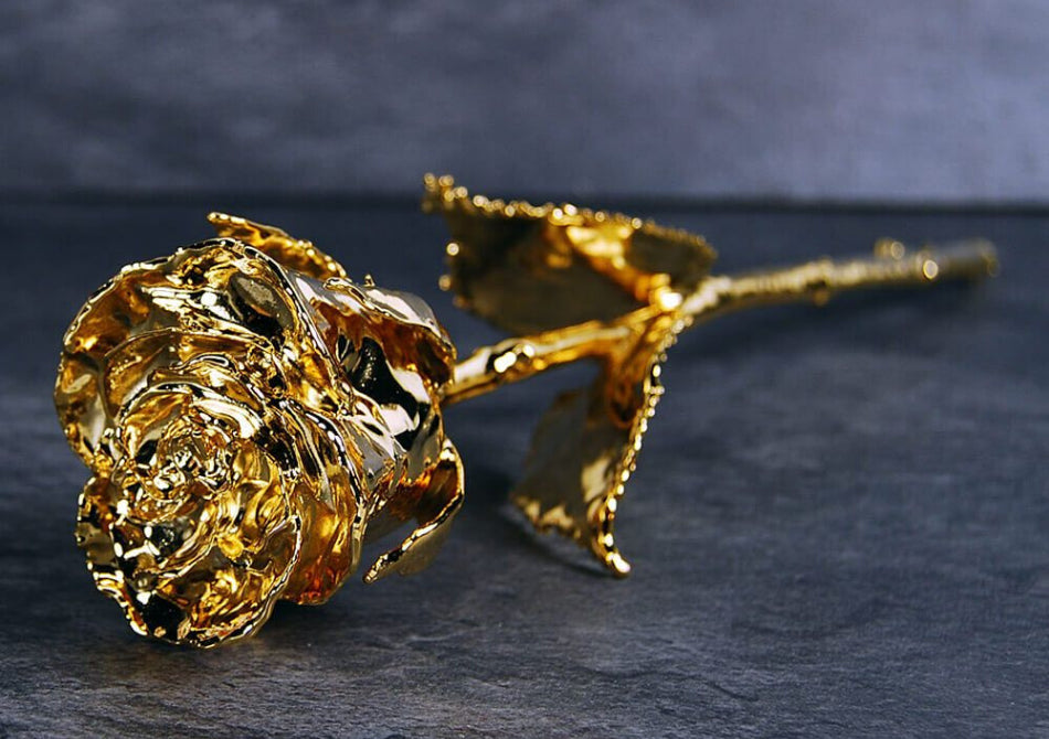 Trandafir aur 24K -- The golden rose in cutie eleganta