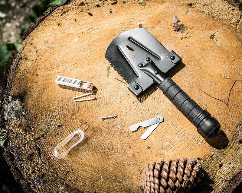 Lopata multifunctionala cu compas 8 in 1 - Cadoul Perfect pentru Aventurieri