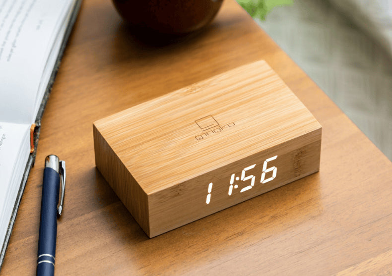 Ceas Flip Click Clock - Bambus