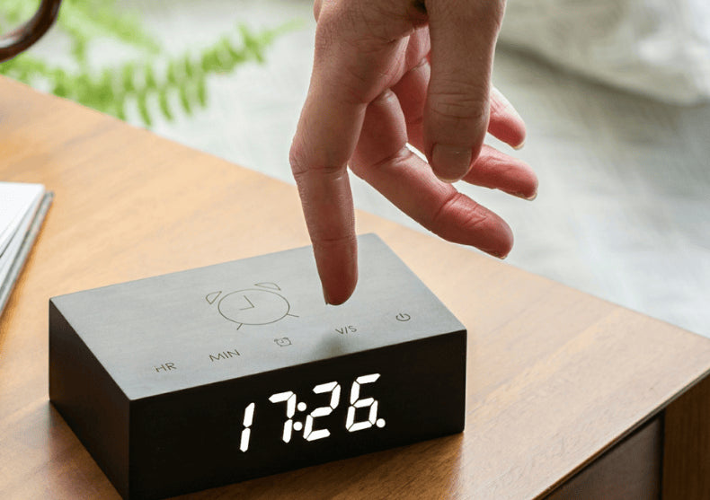 Ceas Flip Click Clock - Bambus