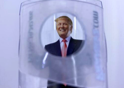 Farsa camera Trump