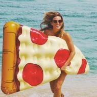 Felie pizza gonflabila -- Pluteste pe o bucatica de rai!
