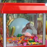 Candy Grabber -- Zi de nastere sau carnaval?