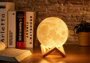 Lampa LUNA 3D -- da, azi iti dau luna de pe cer