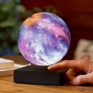 Galaxie levitanta - Cosmosul in palma ta!