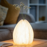 Lampa Vaza -- design functional cu elemente smart