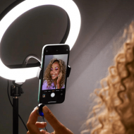 Selfie tripod cu inel de iluminare -- 2 dispozitive si telecomanda