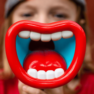 Loud Mouth – Vorbeste mai tare!